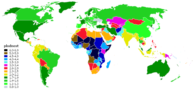 Mapa zemí podle míry plodnosti. Stav k roku 2020. Data: Population Reference Bureau (PRB).