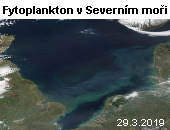 Fytoplankton v Severním moři. Snímek družice Terra z 29. března 2019.
